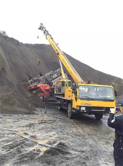 平江区上犹道路救援